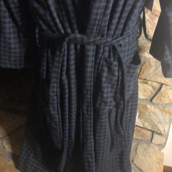 Perry Ellis - Picture 3 of 6